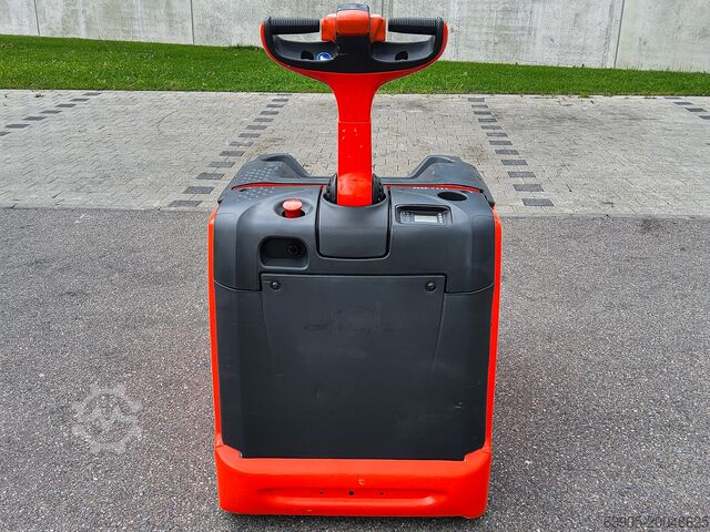 Warehouse technology Linde T 30