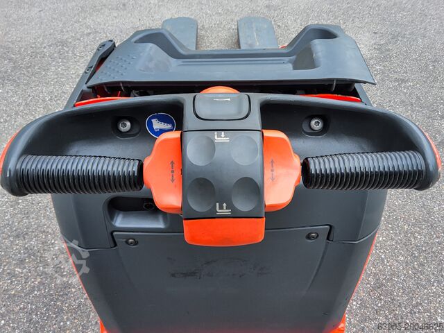 Warehouse technology Linde T 30