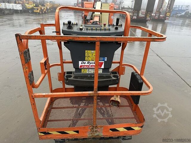 Aerial platform JLG E300AJP