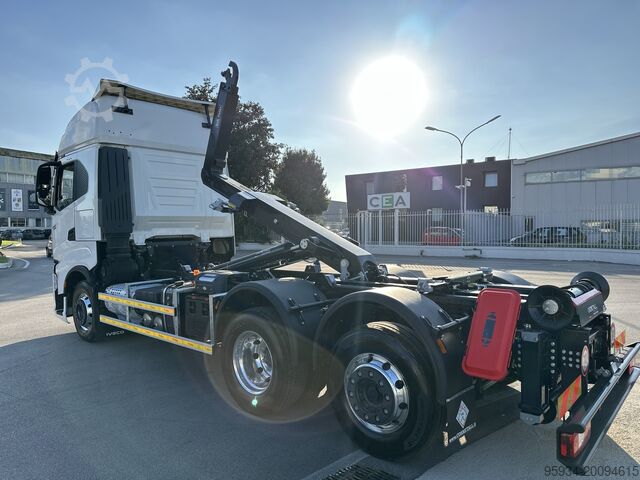 Standard road tractor Iveco S-Way 500 6x2 ADR