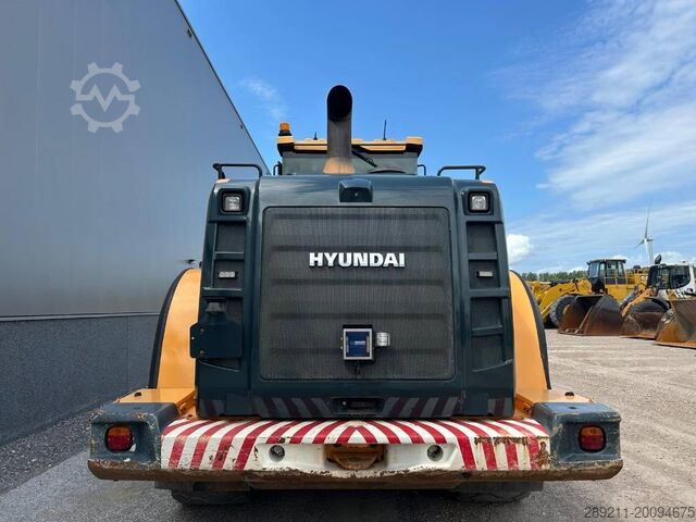 Wheel loader Hyundai HL 970