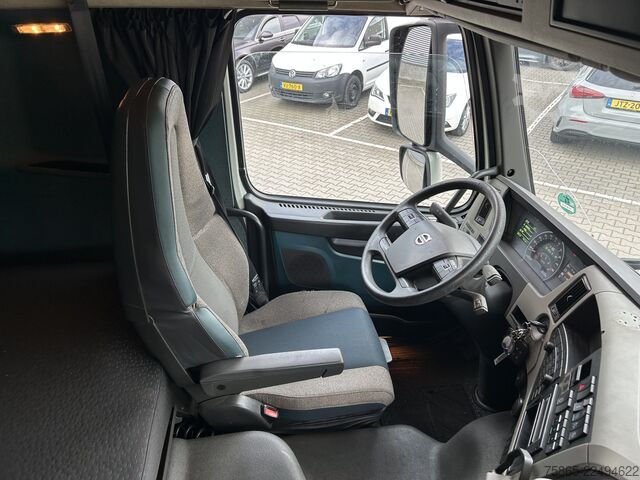 Standard-SZM Volvo FM 330 Globetrotter / 742 dkm / VEB+ / Spoilers...