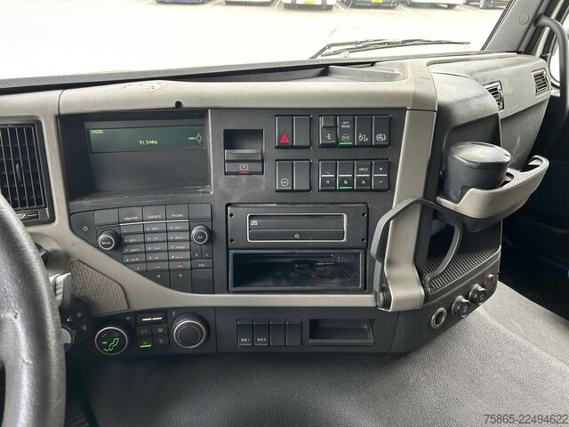 Standard-SZM Volvo FM 330 Globetrotter / 742 dkm / VEB+ / Spoilers...