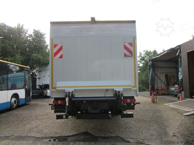 Box truck Mercedes-Benz 1230 Atego Koffer 8,14 m lang LBW Autom.