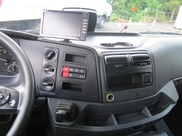 Box truck Mercedes-Benz 1230 Atego Koffer 8,14 m lang LBW Autom.