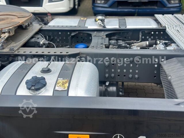 Standard SZM MERCEDES-BENZ Actros 1848 Big Space 2 Tanks Retarder PPC Solos