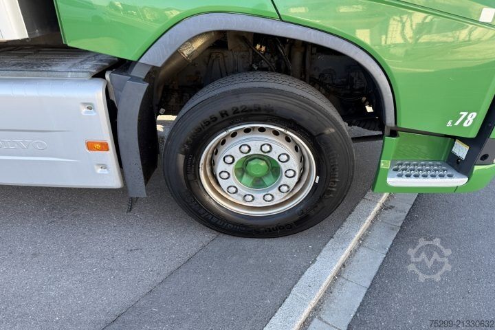 Refrigerated truck Volvo FH-460 6x2R Carrier / Swiss-Vehicle