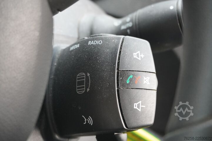 Delivery van Renault Master 2.3 dCi 150PK L2H2 - Airco - Navi - Crui...