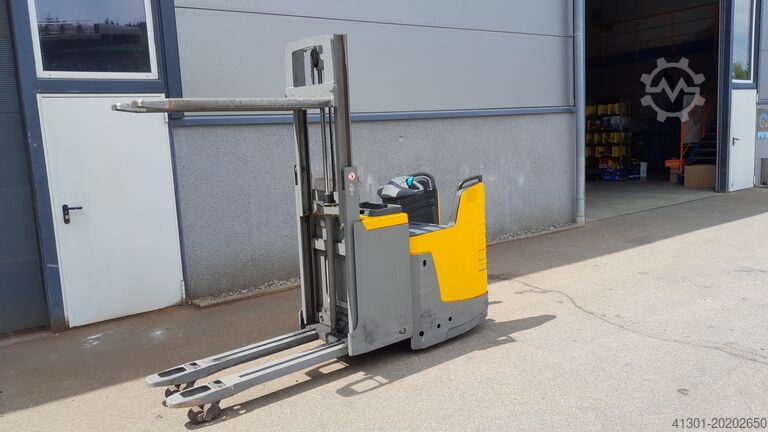 Hochhubwagen Elektrohubwagen Jungheinrich ERD 220