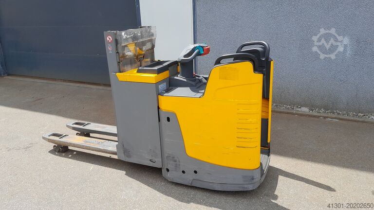 Hochhubwagen Elektrohubwagen Jungheinrich ERD 220