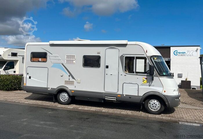 Integriertes Wohnmobil HYMER/ERIBA B 614 - Festbett- Klima -  - Solar -