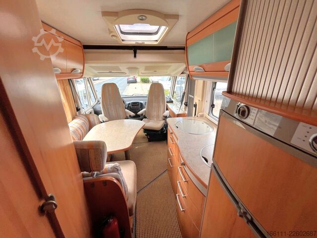 Integriertes Wohnmobil HYMER/ERIBA B 614 - Festbett- Klima -  - Solar -
