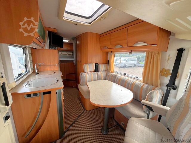 Integriertes Wohnmobil HYMER/ERIBA B 614 - Festbett- Klima -  - Solar -
