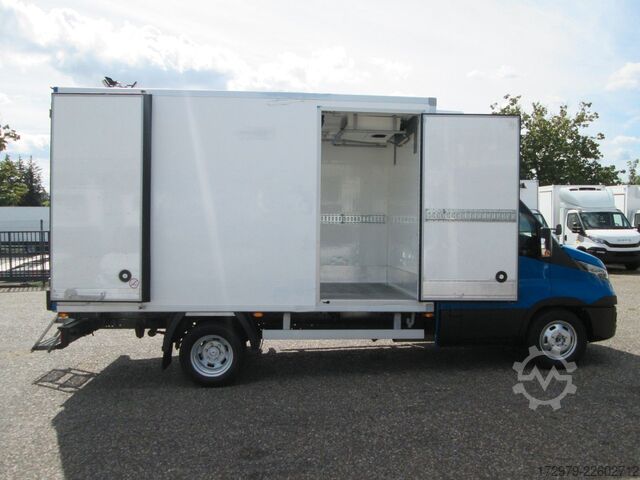 Refrigerator body van IVECO 35 C14 *Maxi 2xCarrier Kühlkoffer 3.70m*Euro 6*