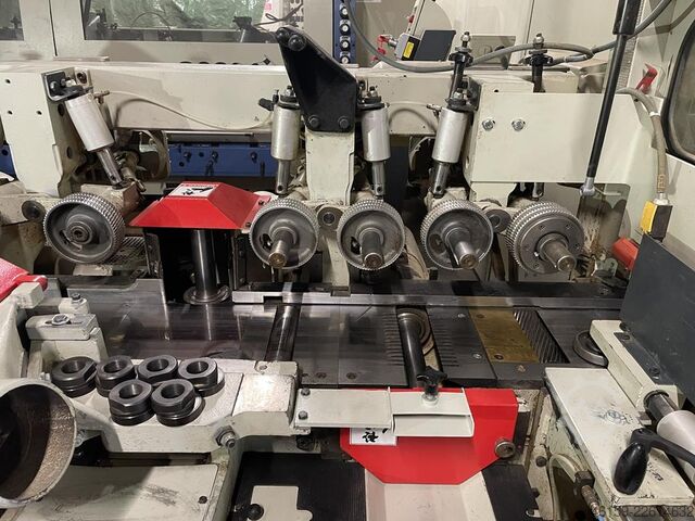 Hobel- und Kehlautomat WEINIG HYDROMAT  (8 spindle)