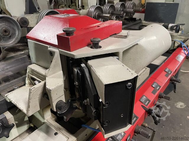 Hobel- und Kehlautomat WEINIG HYDROMAT  (8 spindle)