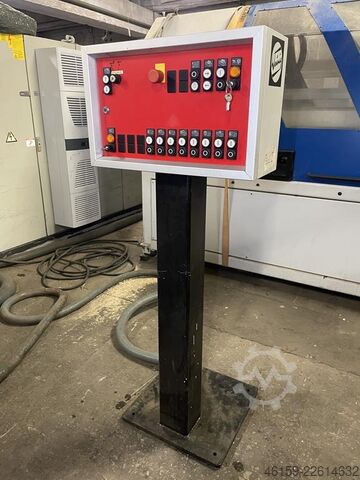 Hobel- und Kehlautomat WEINIG HYDROMAT  (8 spindle)