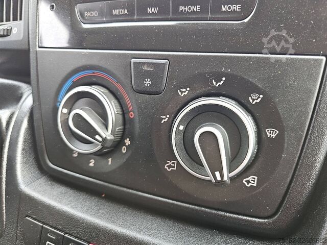 Hochdachkombi PEUGEOT BOXER 2.2 L2H2 Imperiaal Navi