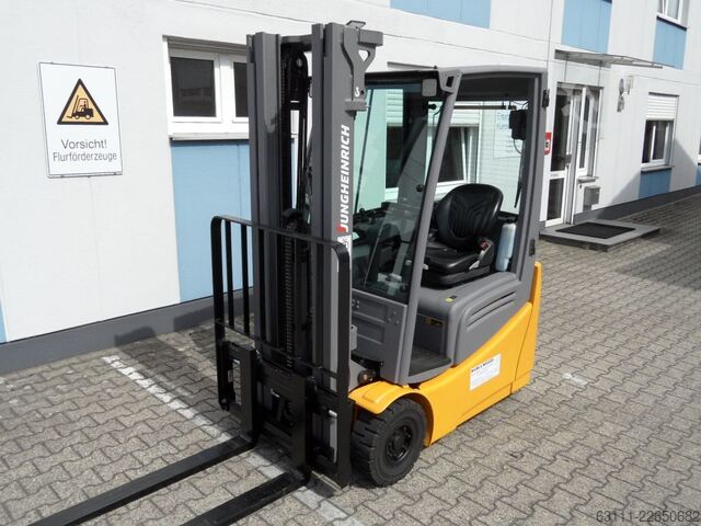 Elektro 3 Rad-Stapler Jungheinrich EFG 215 - Triplex - Doppelpedal - wenig Stunden