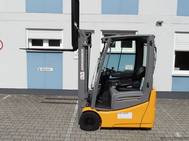 Elektro 3 Rad-Stapler Jungheinrich EFG 215 - Triplex - Doppelpedal - wenig Stunden