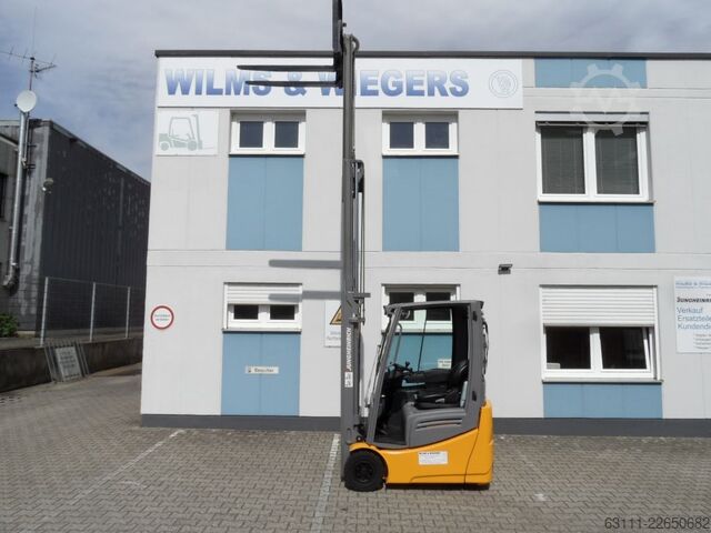 Elektro 3 Rad-Stapler Jungheinrich EFG 215 - Triplex - Doppelpedal - wenig Stunden