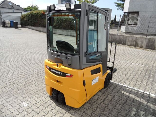 Elektro 3 Rad-Stapler Jungheinrich EFG 215 - Triplex - Doppelpedal - wenig Stunden