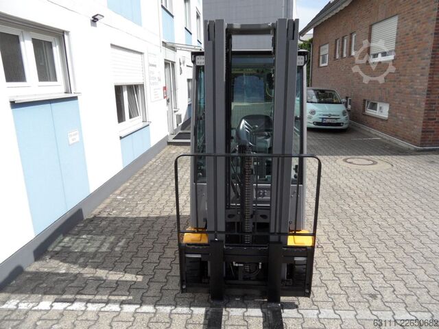 Elektro 3 Rad-Stapler Jungheinrich EFG 215 - Triplex - Doppelpedal - wenig Stunden