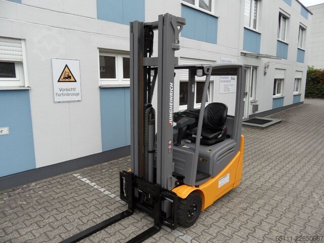 Elektro 3 Rad-Stapler Jungheinrich EFG 215 - Triplex - Baujahr 2022