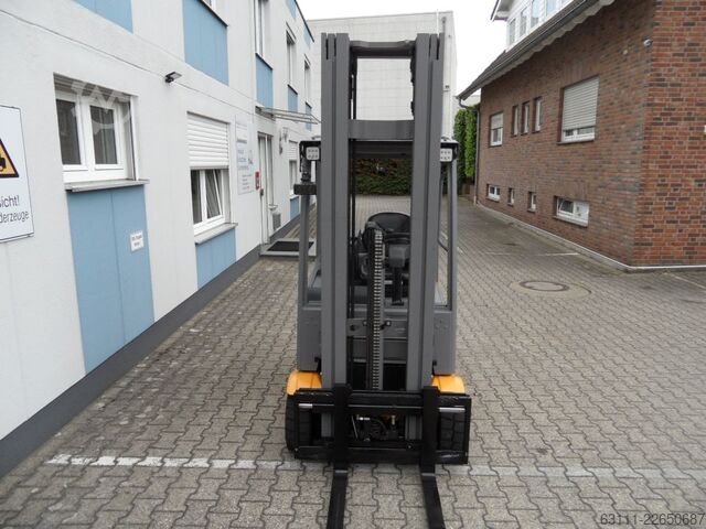 Elektro 3 Rad-Stapler Jungheinrich EFG 215 - Triplex - Baujahr 2022