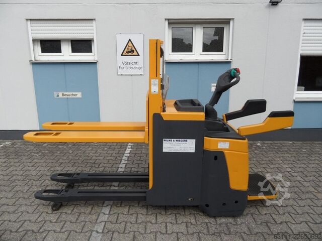 Hochhubwagen Jungheinrich ERD 220 - NEUE Batterie - Plattform klappbar