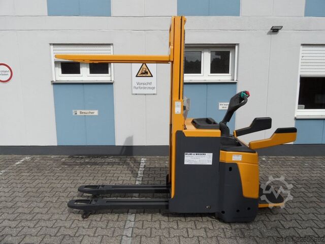 Hochhubwagen Jungheinrich ERD 220 - NEUE Batterie - Plattform klappbar