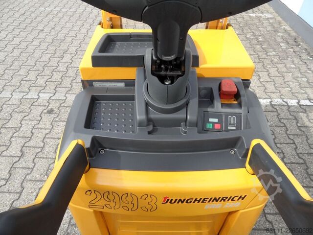 Hochhubwagen Jungheinrich ERD 220 - NEUE Batterie - Plattform klappbar