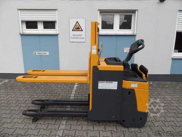 Hochhubwagen Jungheinrich ERD 220 - NEUE Batterie - Plattform klappbar
