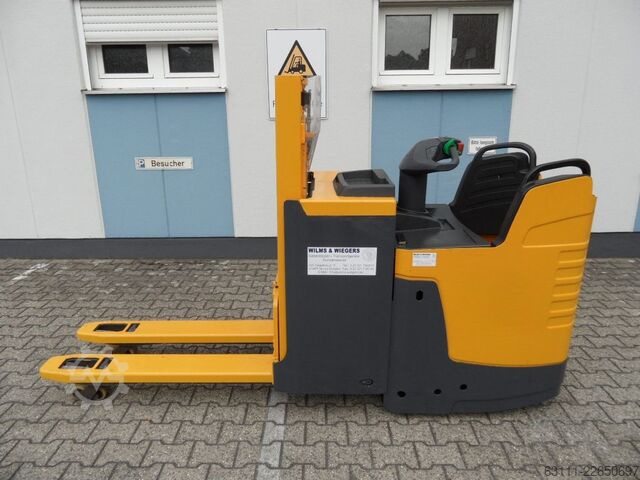 Hochhubwagen Jungheinrich ERD 220 - 2 Meter Hubhöhe - feste Plattform