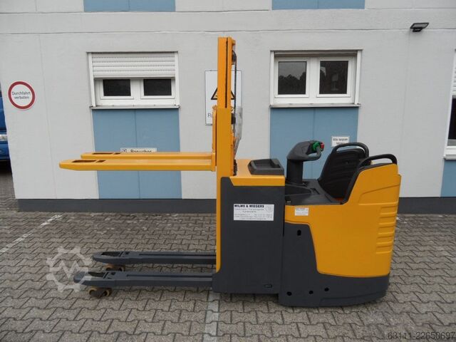 Hochhubwagen Jungheinrich ERD 220 - 2 Meter Hubhöhe - feste Plattform