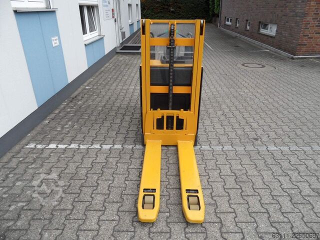 Hochhubwagen Jungheinrich ERD 220 - 2 Meter Hubhöhe - feste Plattform