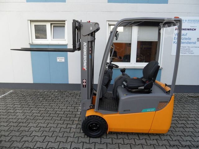 Elektro 3 Rad-Stapler Jungheinrich EFG 115 - Triplex - NEUE Batterie - aufgearbeitet