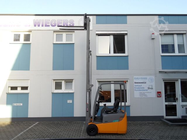 Elektro 3 Rad-Stapler Jungheinrich EFG 115 - Triplex - NEUE Batterie - aufgearbeitet