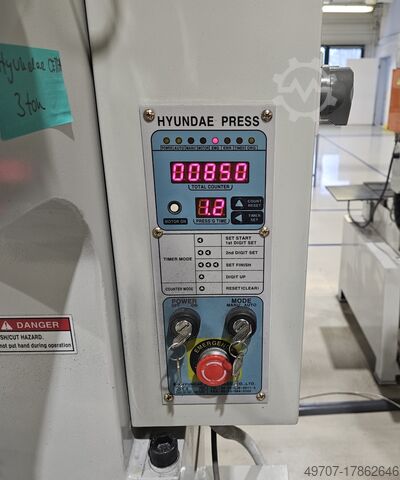 Hydraulic press Hyundae CETTA HHP-3 30Kn