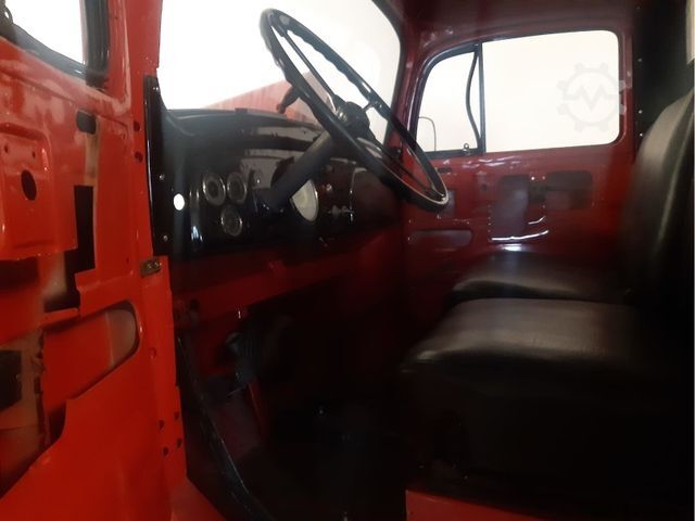 Flatbed truck MERCEDES-BENZ LP311 Oldtimer Pritsche