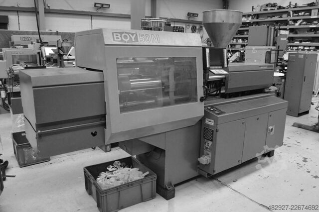 Injection molding machine Boy 50M