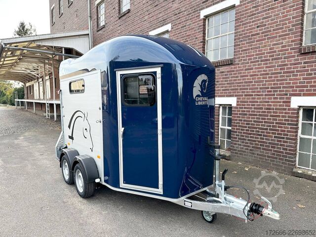 Pferdeanhänger Cheval Liberté GOLD 3 ALU PREMIUM DUNKELBLAU+SATTELKAMMER