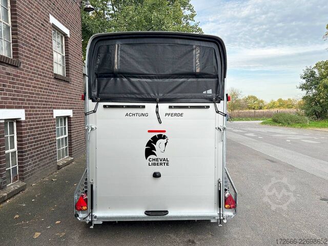 Pferdeanhänger Cheval Liberté GOLD 3 ALU PREMIUM DUNKELBLAU+SATTELKAMMER
