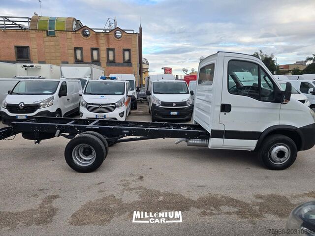 Lkw-Fahrgestell Iveco DAILY 70C17 PASSO 3750 2011