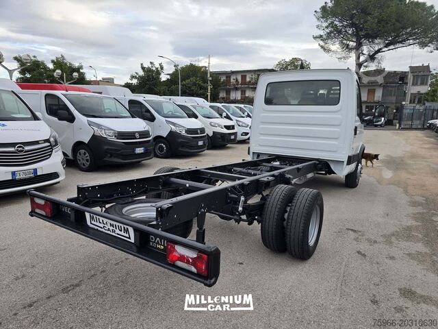 Lkw-Fahrgestell Iveco DAILY 70C17 PASSO 3750 2011