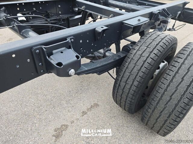 Lkw-Fahrgestell Iveco DAILY 70C17 PASSO 3750 2011