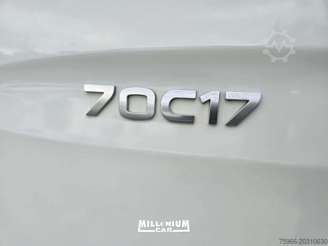 Lkw-Fahrgestell Iveco DAILY 70C17 PASSO 3750 2011