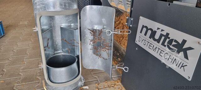 Metal separator in pipe, Pipe Magnet mütek Systemtechnik Hawk-Eye