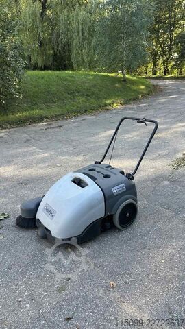 Floor sweeping machine Nilfisk SW750