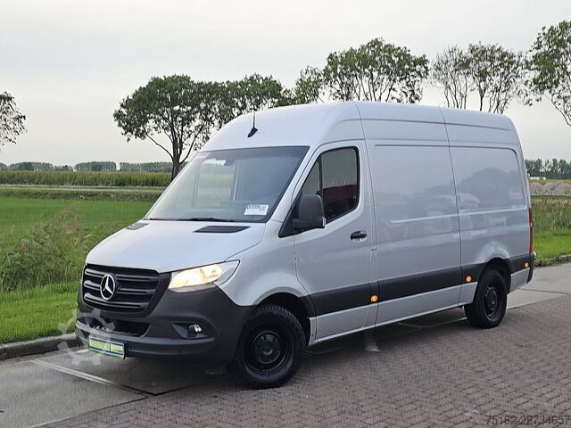 High-roof van MERCEDES-BENZ SPRINTER 317 L2H2 Automaat Mbux